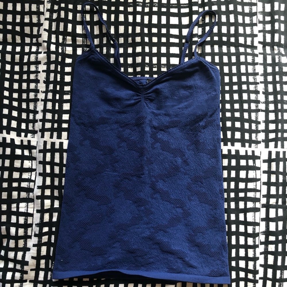 Guess top